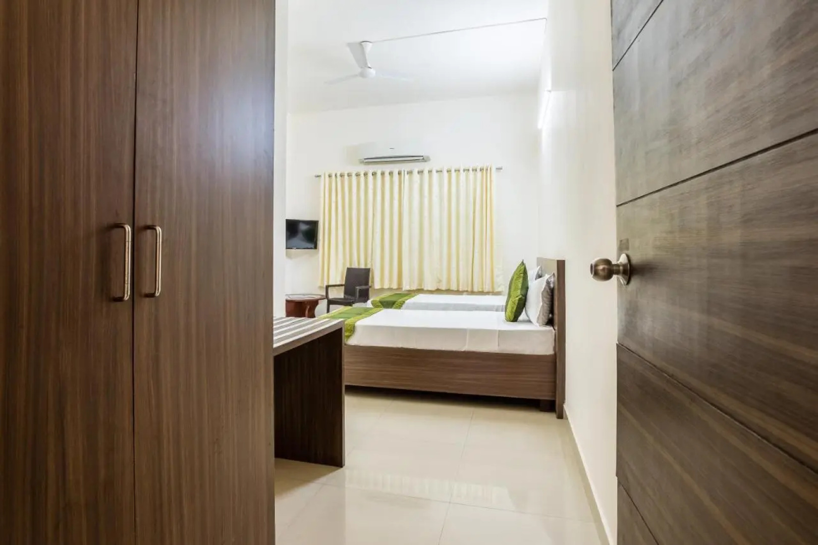 Treebo Pappilon Palace - PVS Circle