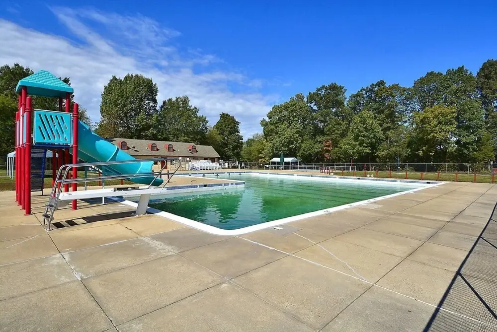 Top Rated Townhome - Our Reviews say it All. Large Discount During Pandemic. Self Checkin, Pet Friendly! Super-host Support