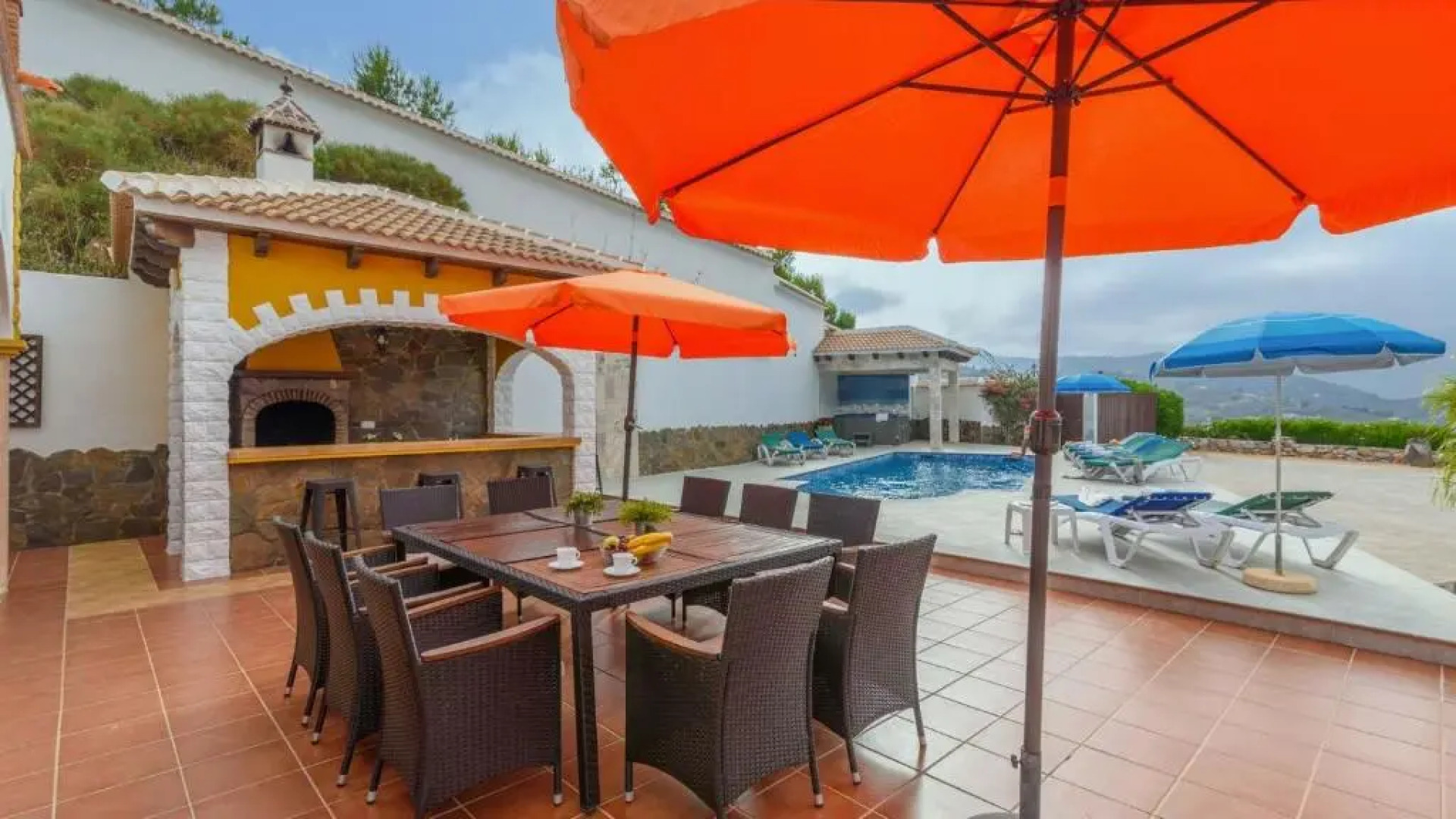 Villa Javier Sayalonga by Ruralidays