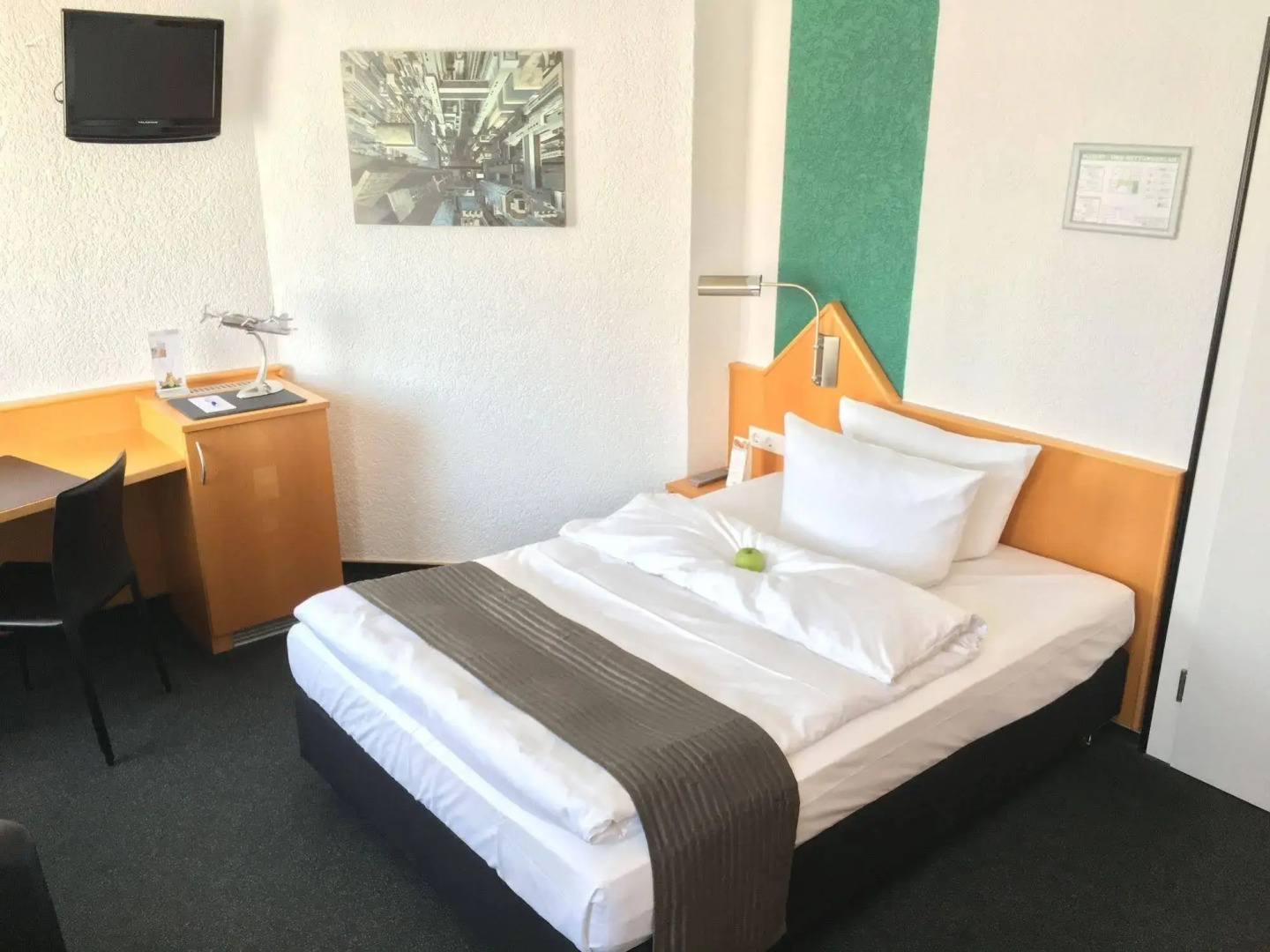 Hotel H.E.Y.M.A.N.N.