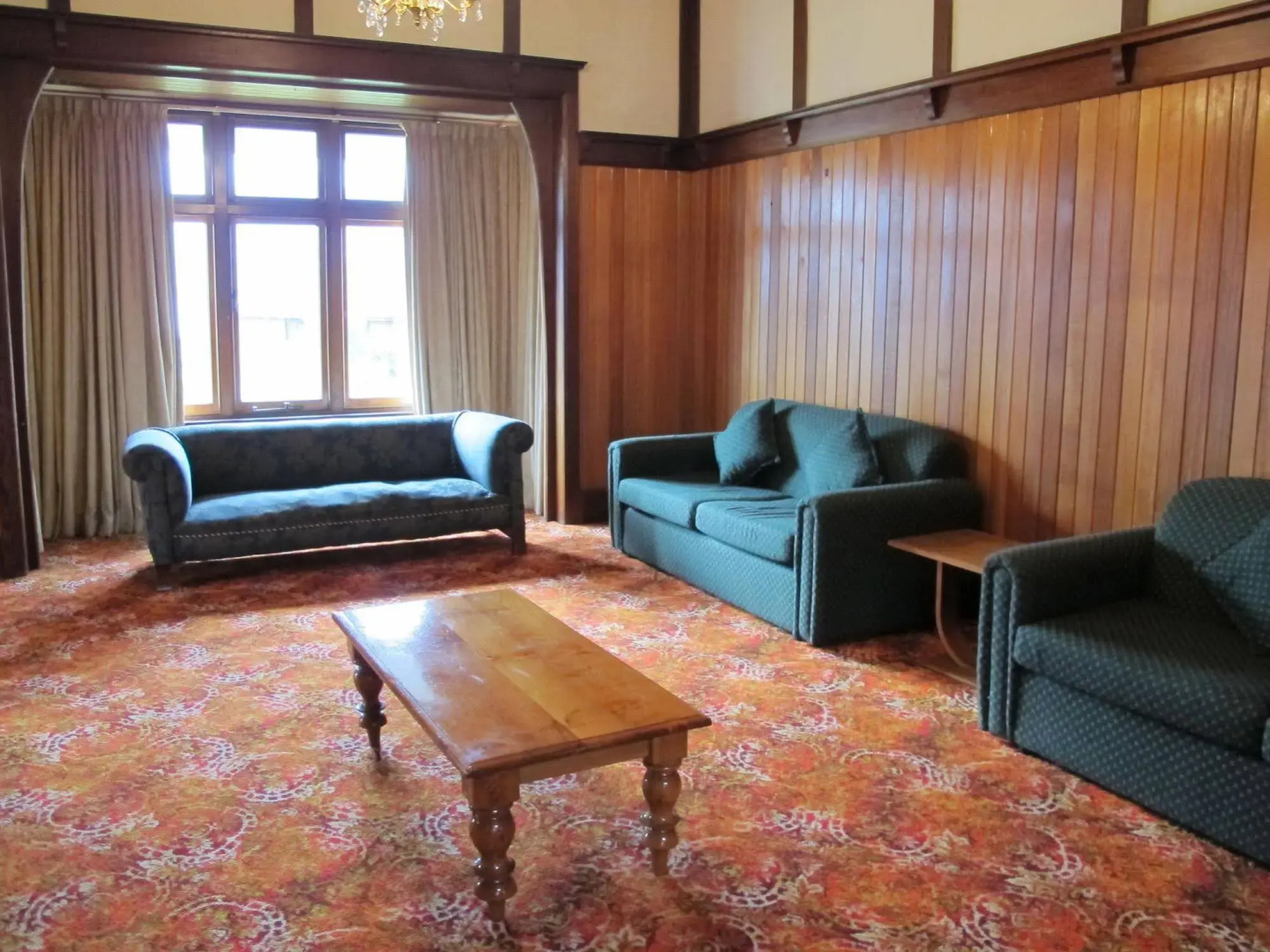 Riverfront Motel & Restaurant