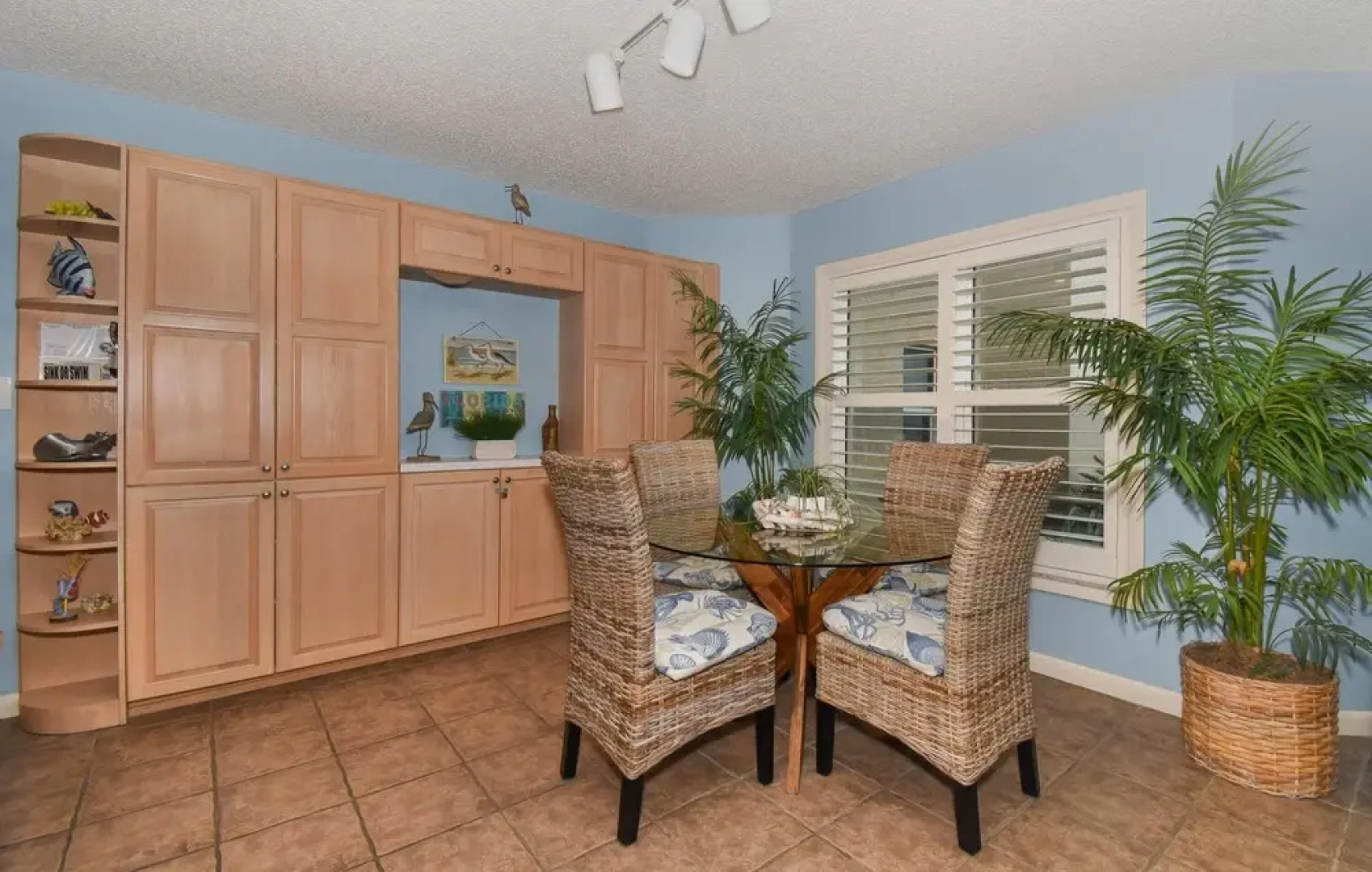 Beachfront Palm House - Walk Right out to the Pool Beach Access - Ph1b