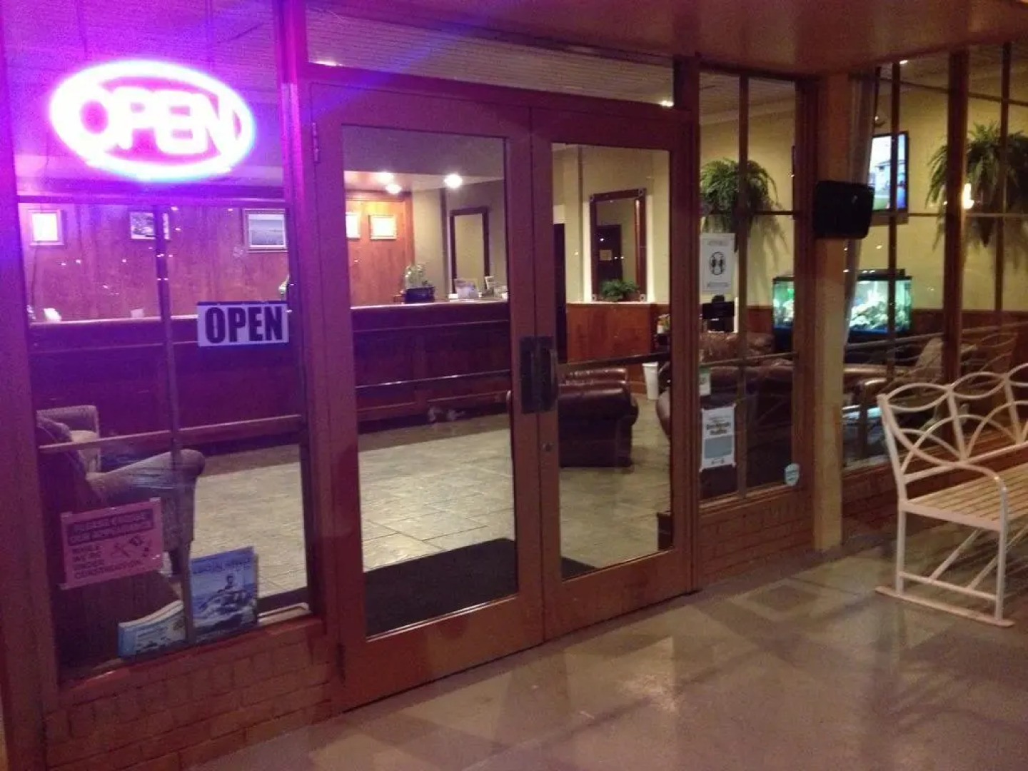 Monroes On The Lake Hotel & Banquet Hall