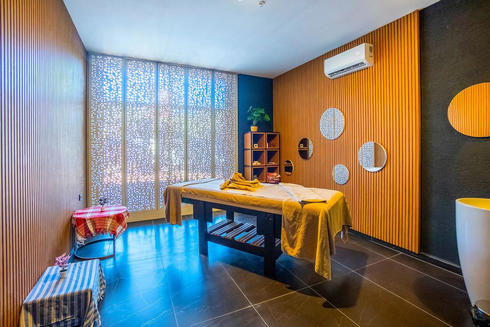 Long Beach Club Nature