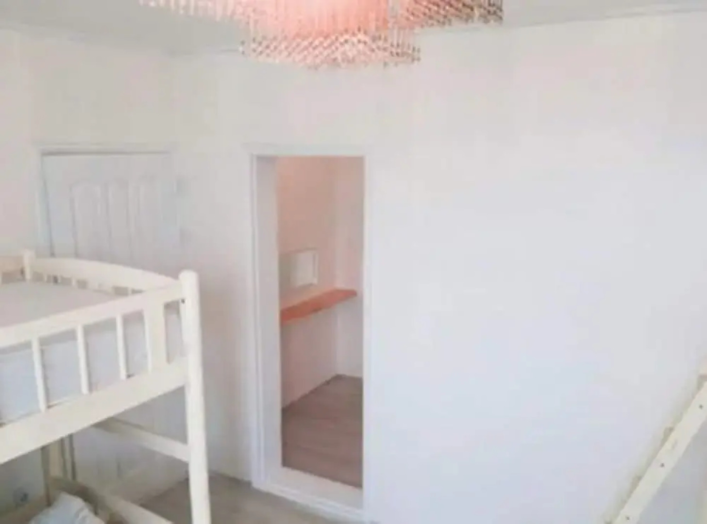 Rooftop Party Guesthouse - Hostel