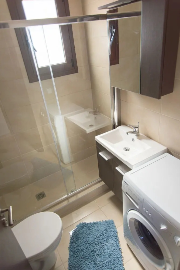 Angelica-Sea & Mountain View at a Sunny Retreat