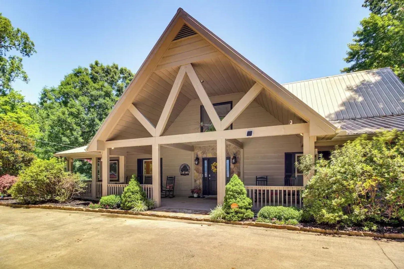 Ellijay Cabin w/ Hot Tub & Mountain Views