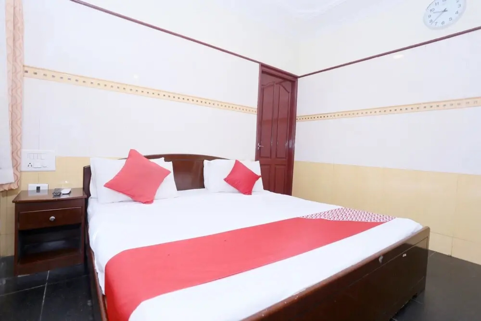 OYO 24347 Hotel Sunrise View