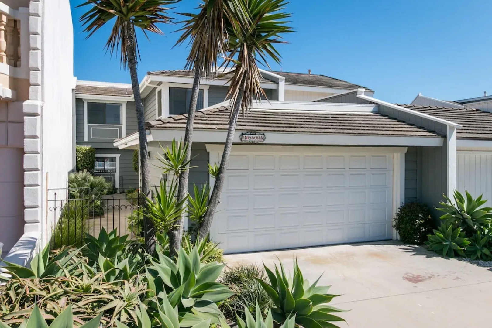 Harborside House in Oxnard by RedAwning