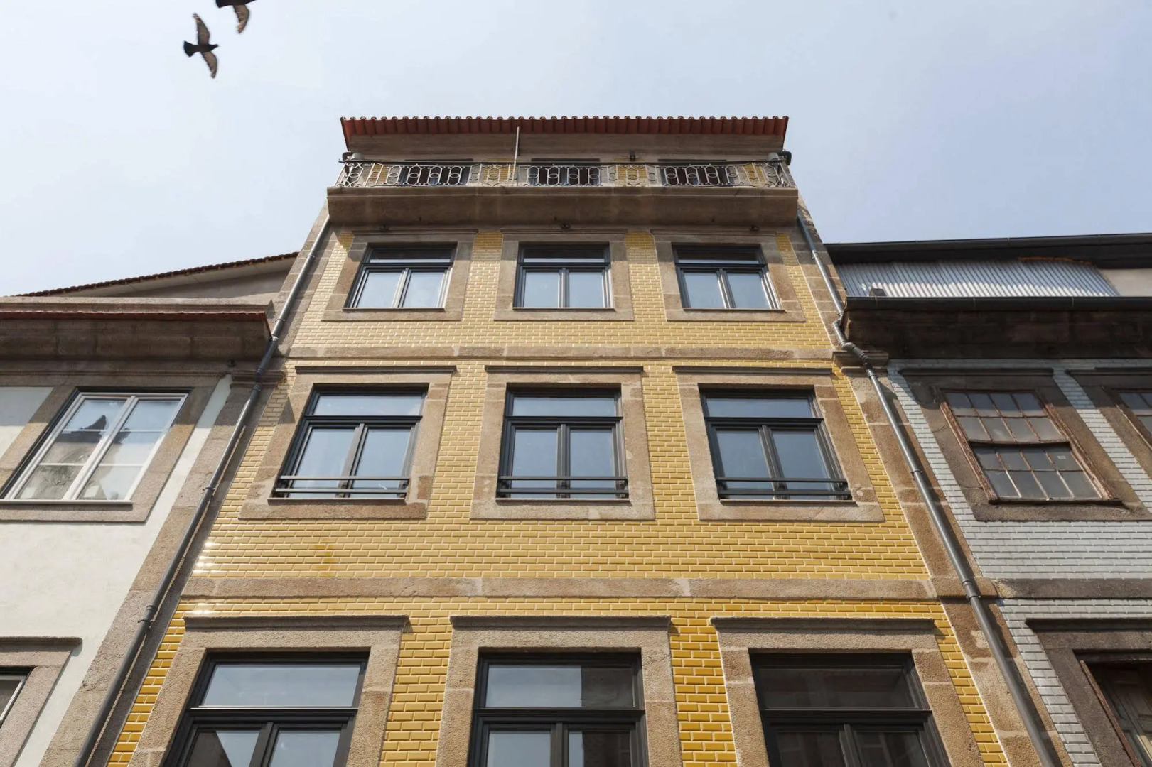 Oporto Street Sá de Noronha