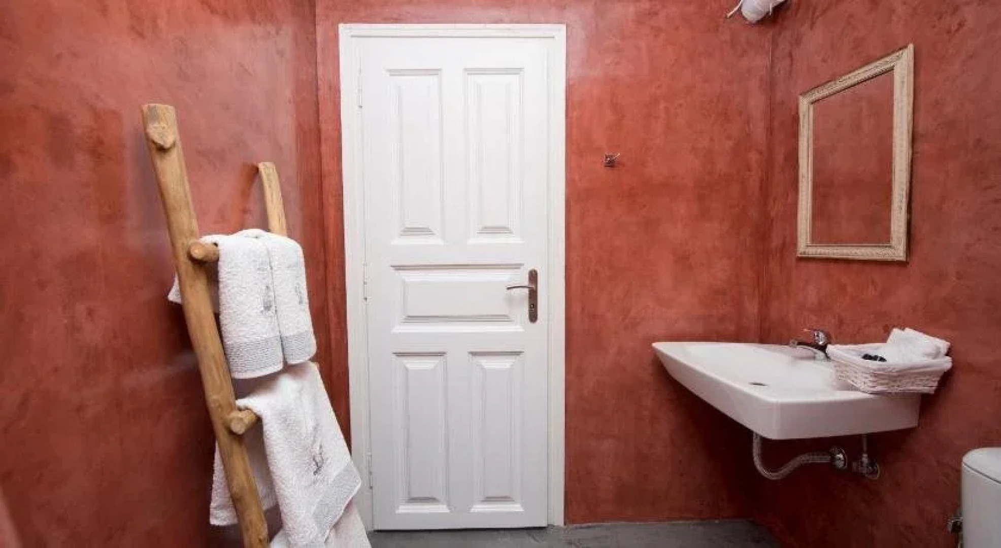 Anixi Lounge Suites - Adults Only