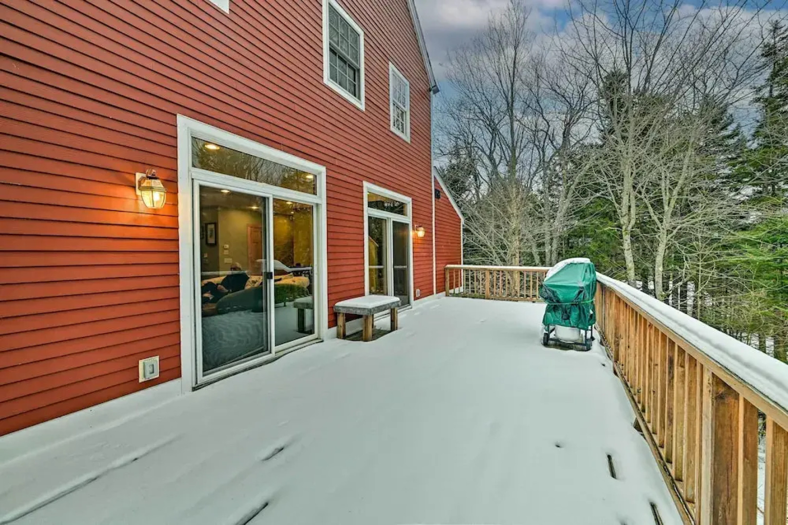 West Dover Home w/ Deck ~ 2 Mi to Mount Snow!