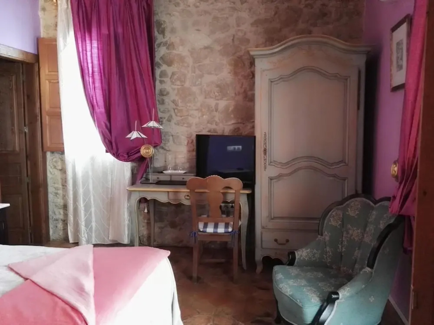 Bodegas de Arnés - Adults Only