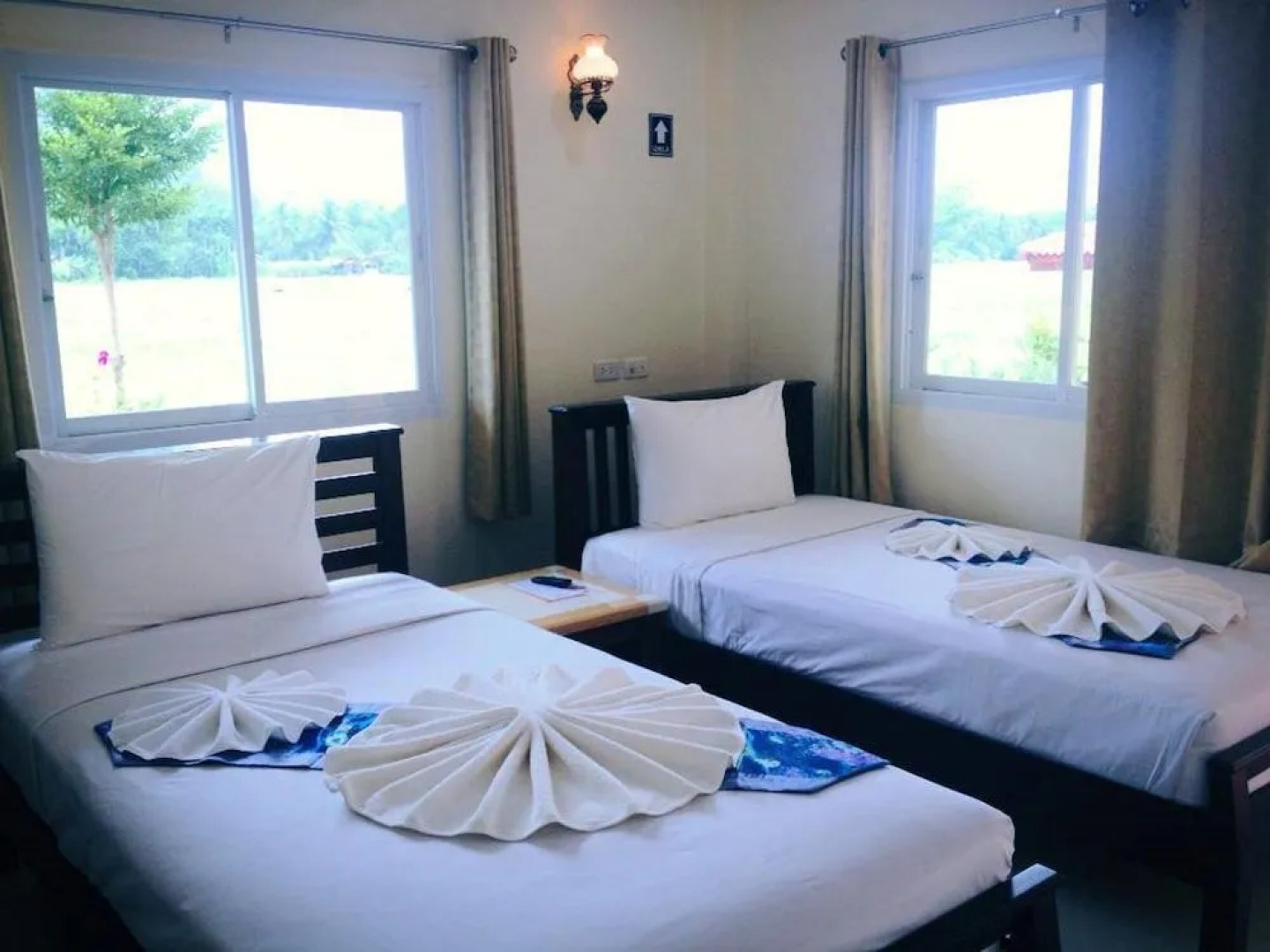 Naris Phuview Resort