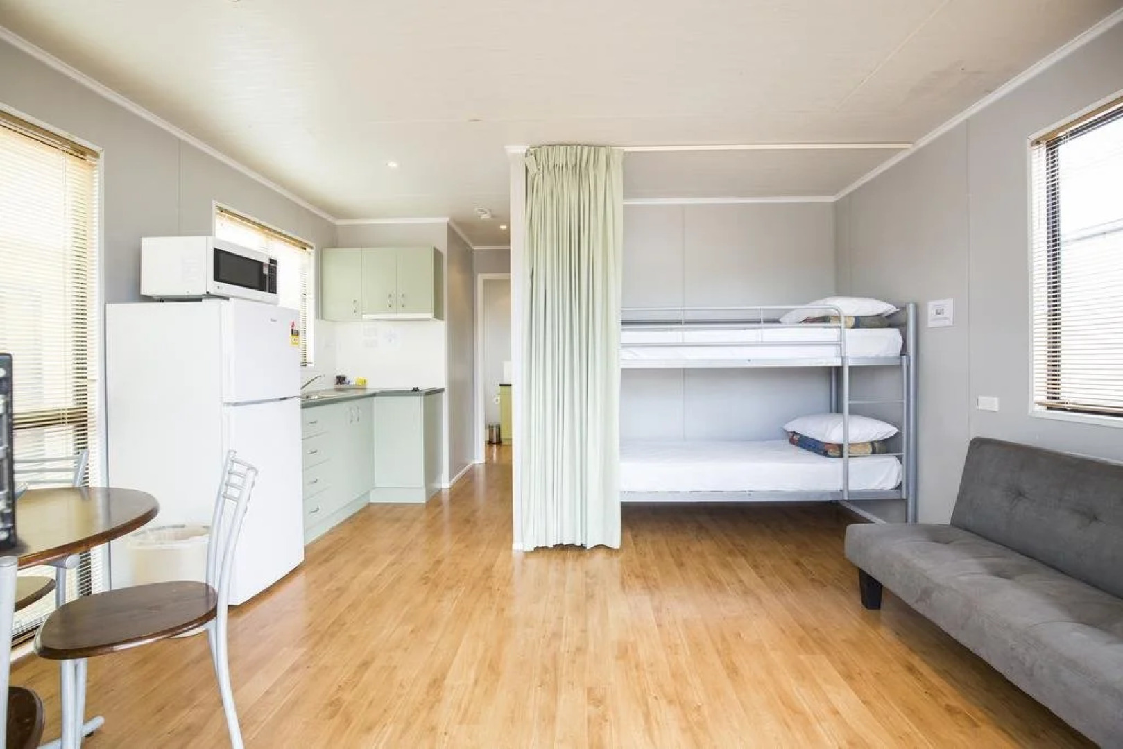 Secura Lifestyle Magnetic Gateway Townsville