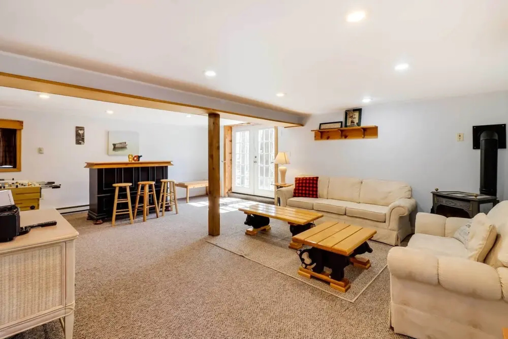 Spacious Pocono Lake House Near Skiing & Swimming!