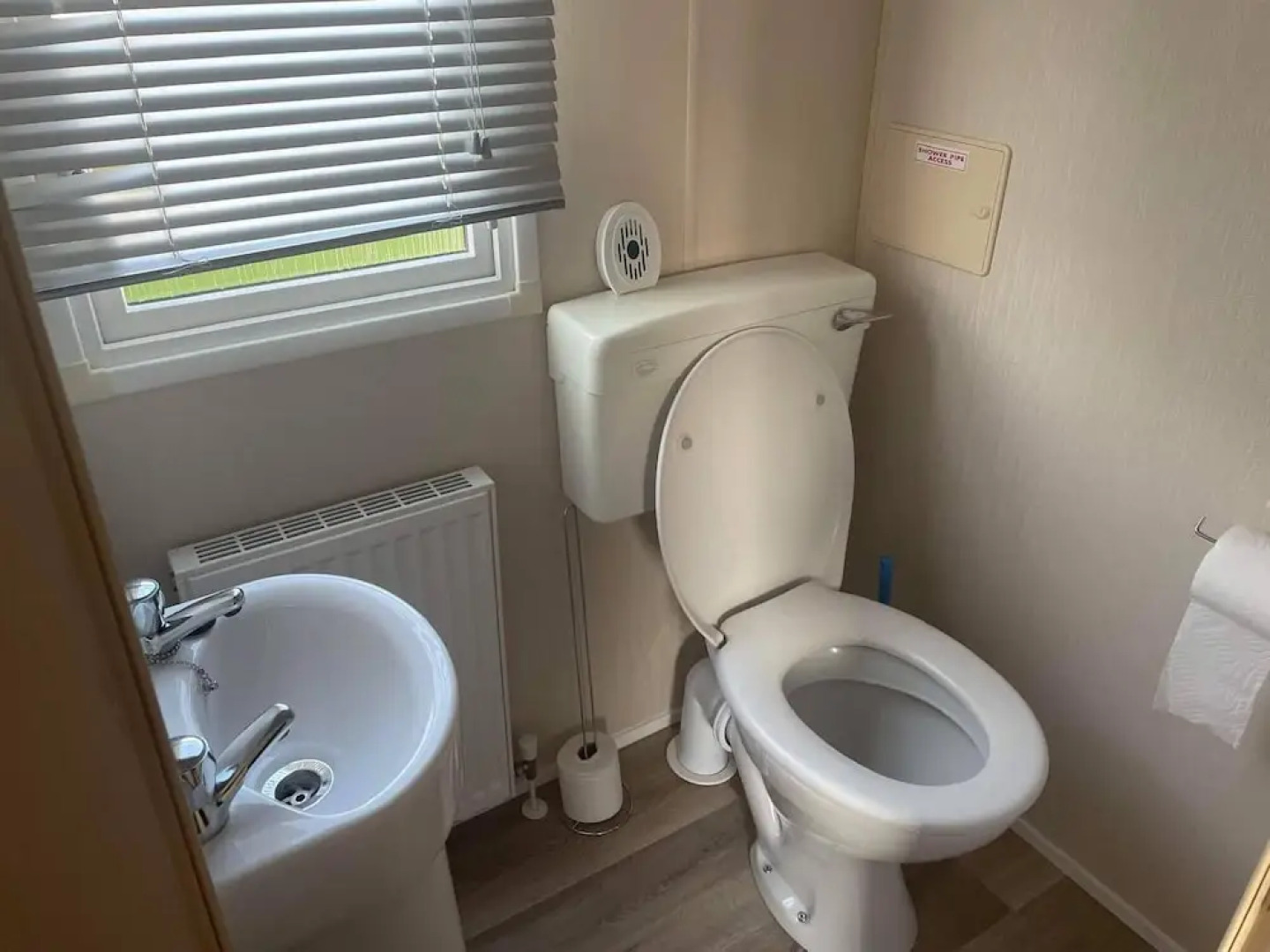 2022 Holiday Home 2 Bedroom With Decking