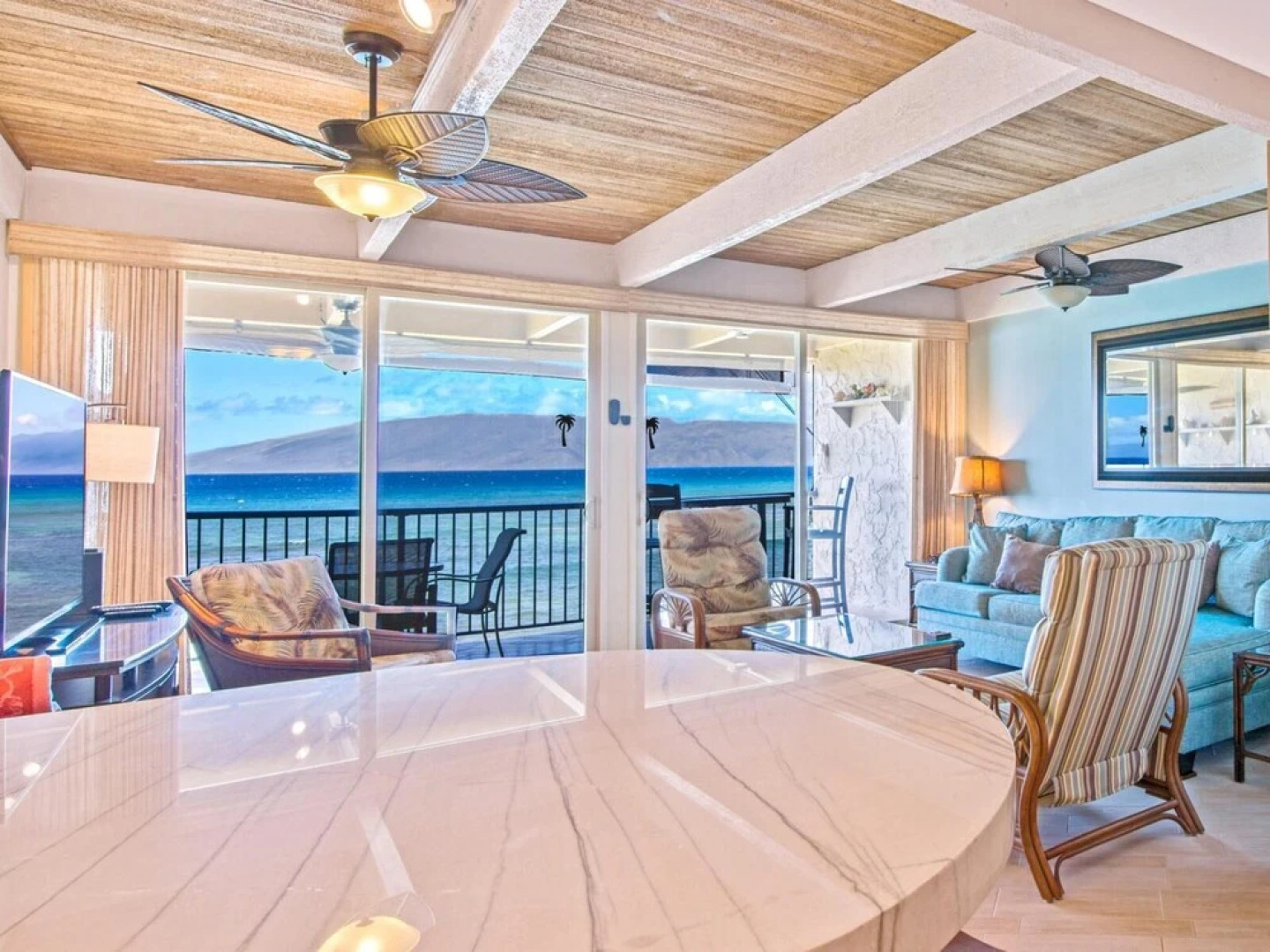 Lokelani #B203 - 2 Br condo by RedAwning