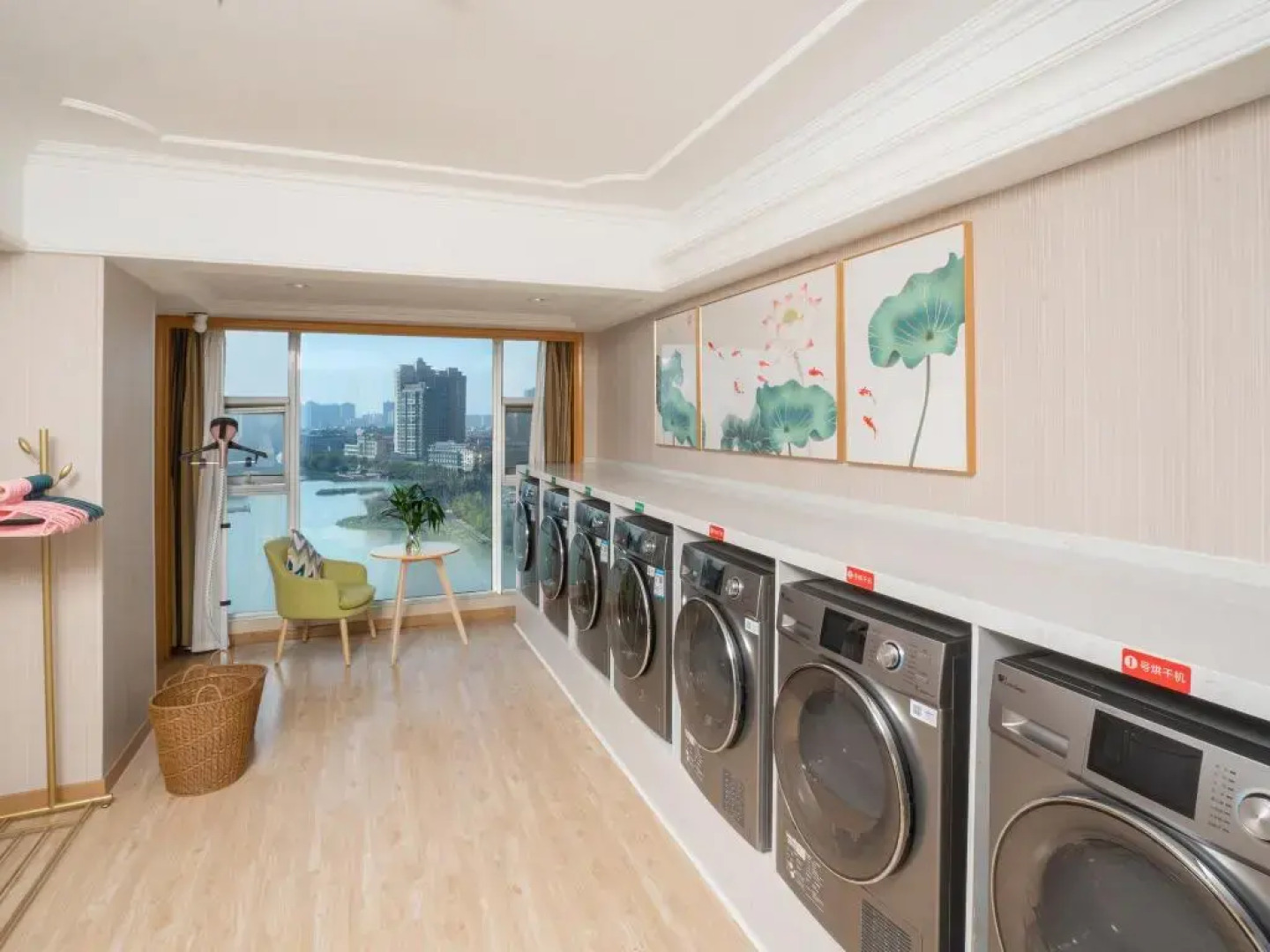 Vienna International Hotel (Tianmen Wanda Plaza Donghu Branch)