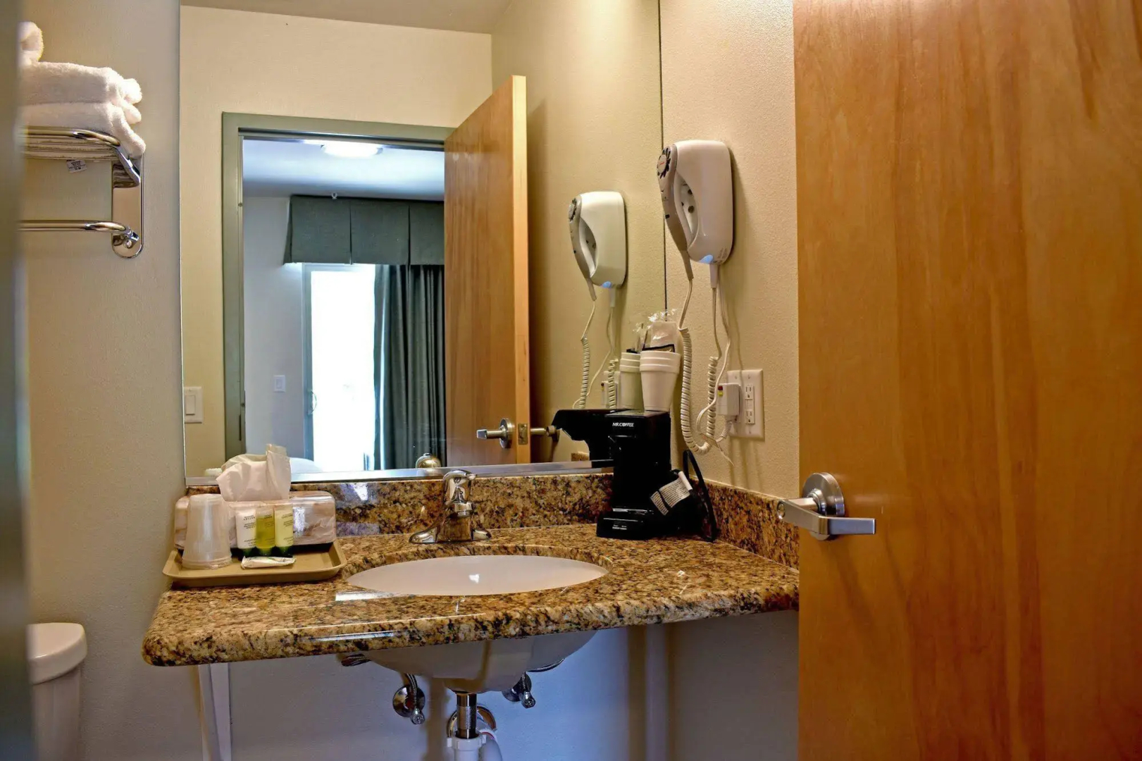 Bumbleberry Inn