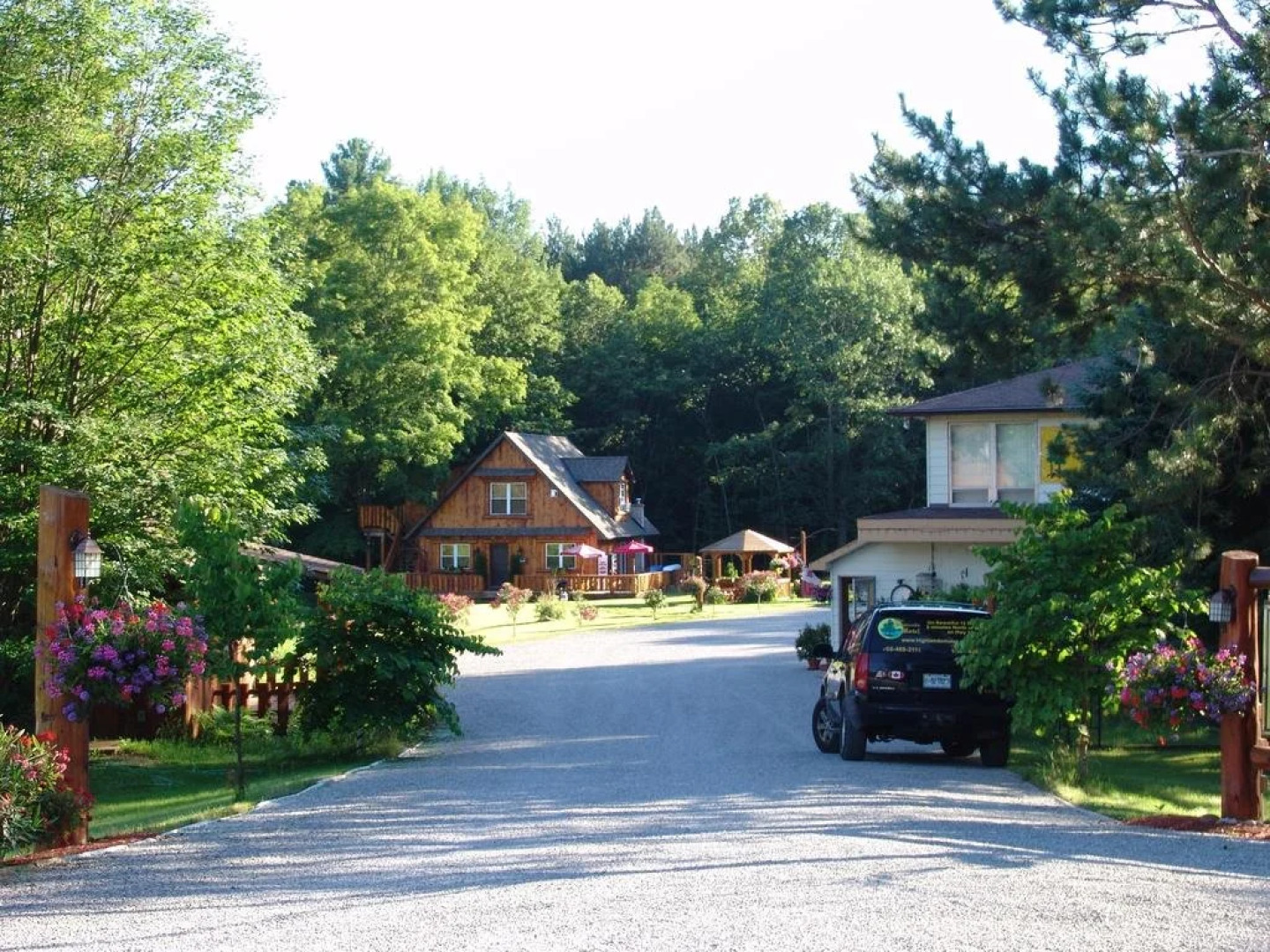 The Highlands Motel & Lodge