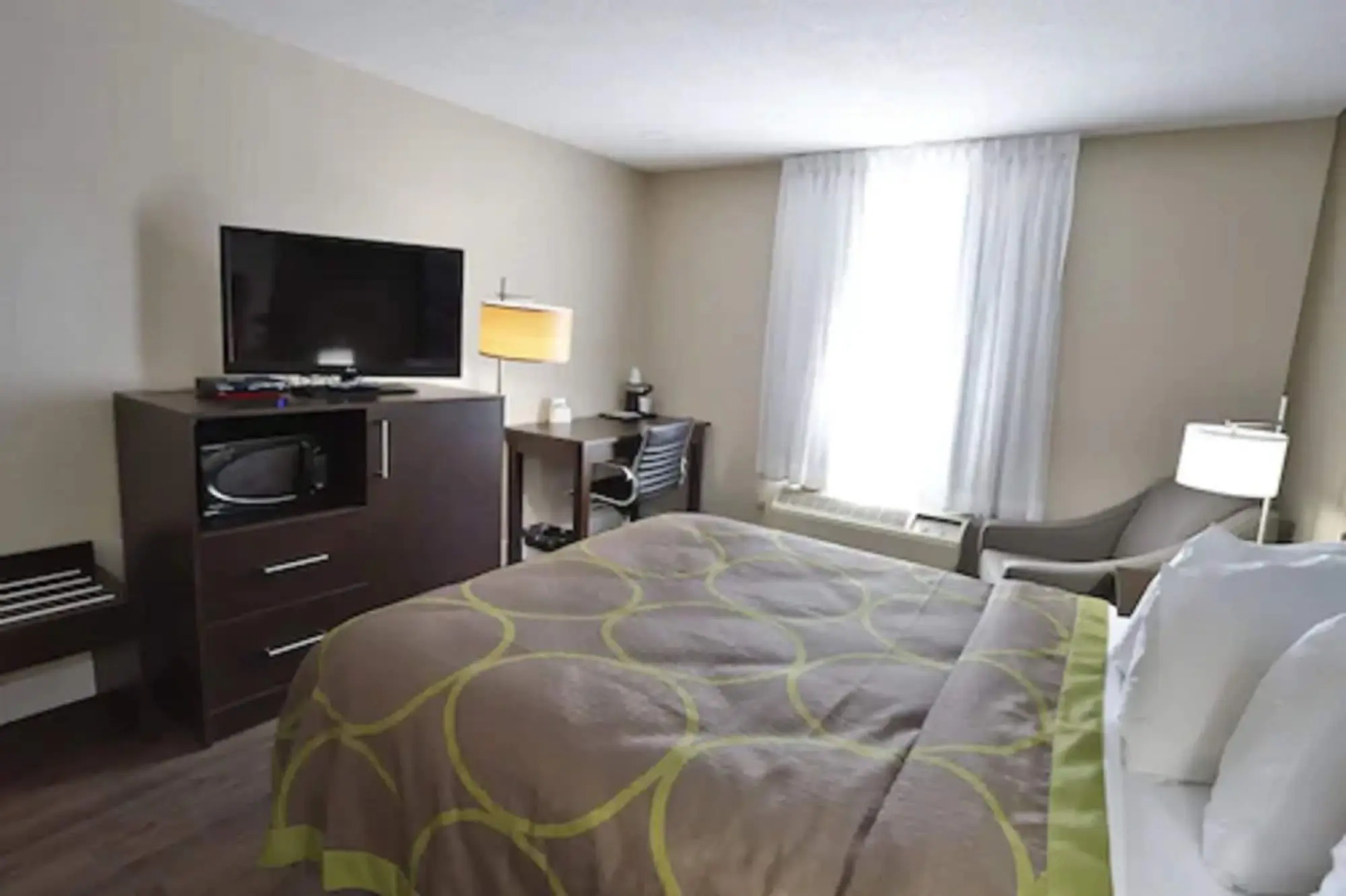 Super 8 Ajax/Toronto On