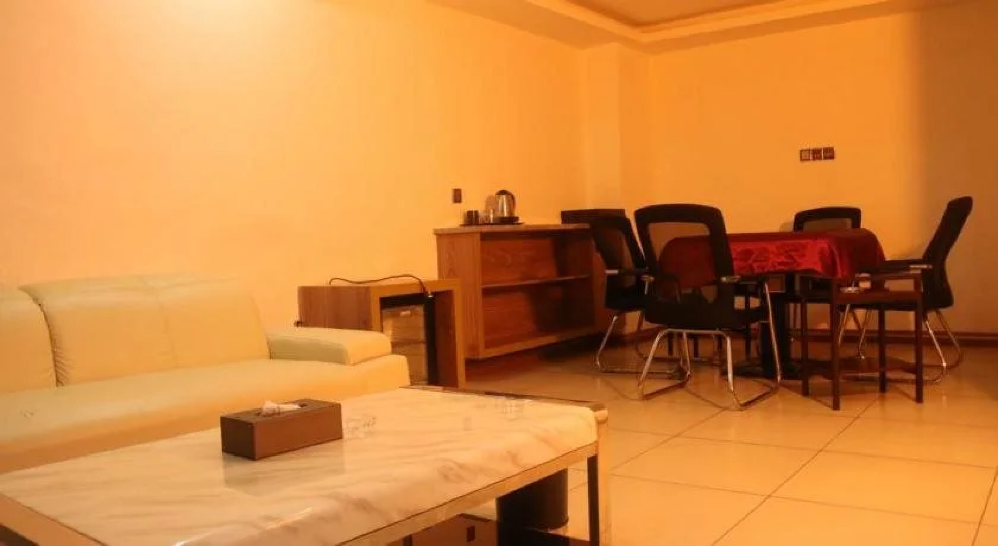 Jiajie Inn Haikou Mingmen Square Branch