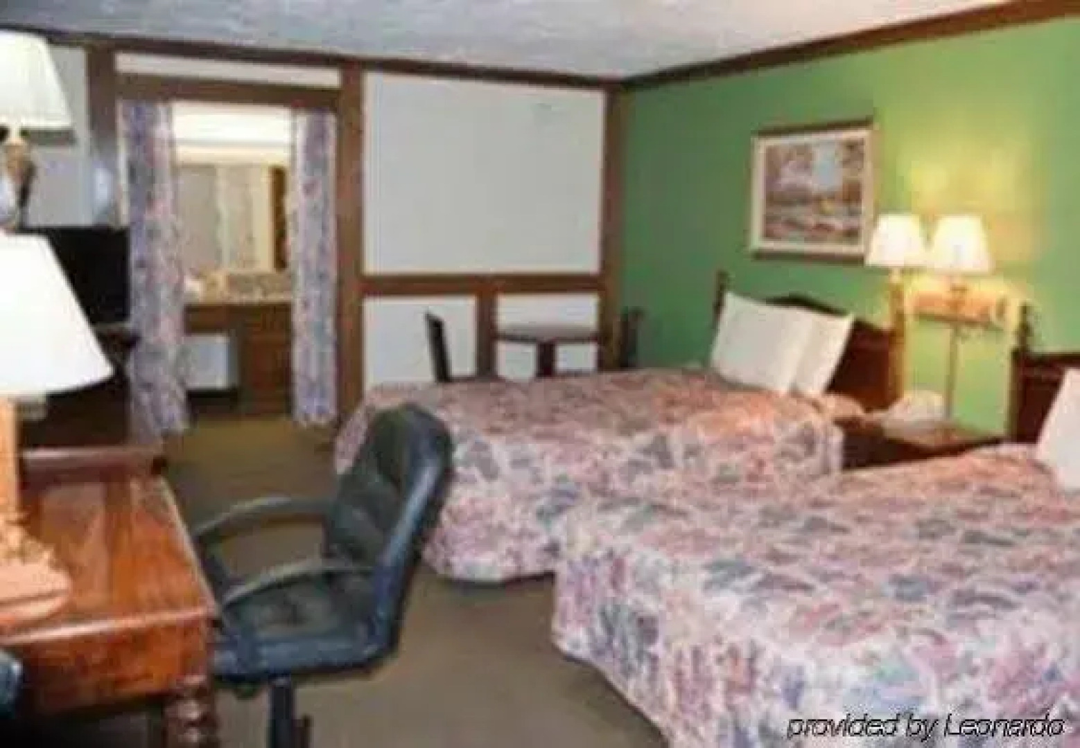 Victorian Inn & Suites