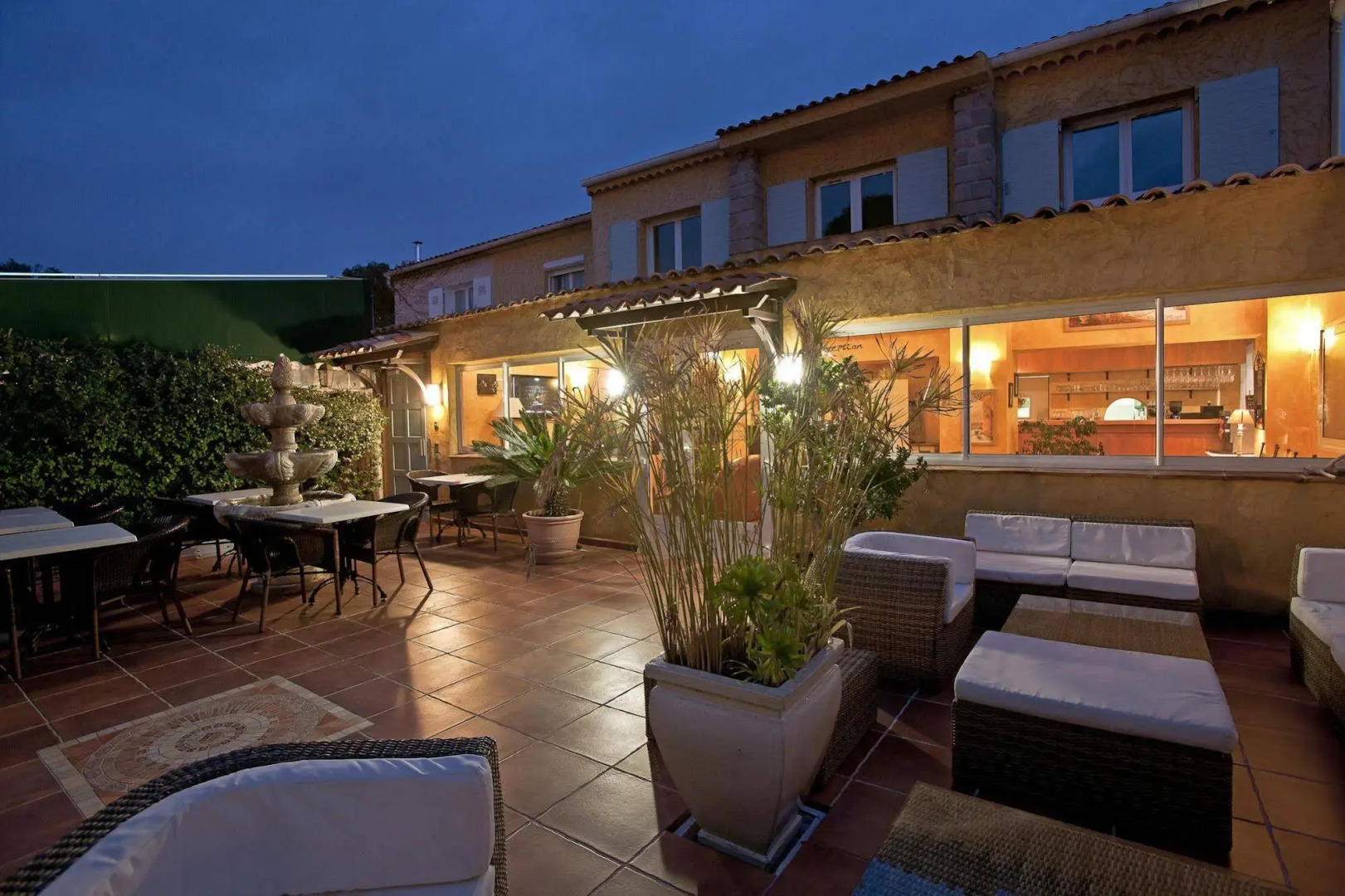 Отель Les Calanques