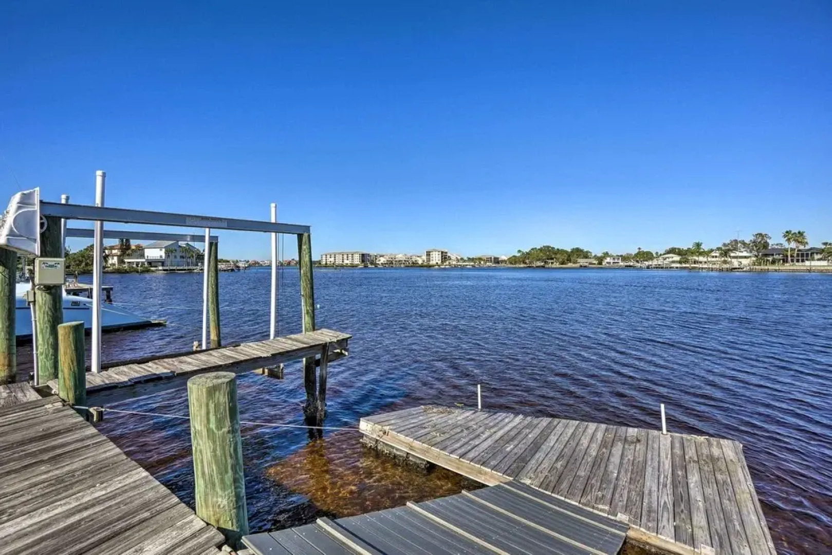 Charming Port Richey Retreat w/ Shared Dock
