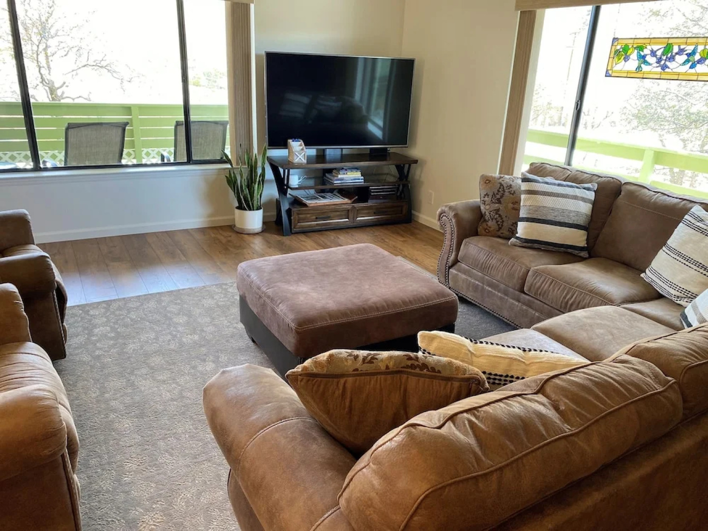 Kern River Retreat - Walk To River & Downtown! 3 Bedroom Retreat by RedAwning