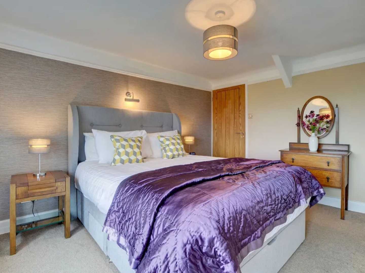 Spacious Holiday Home in Ilkerton With Garden