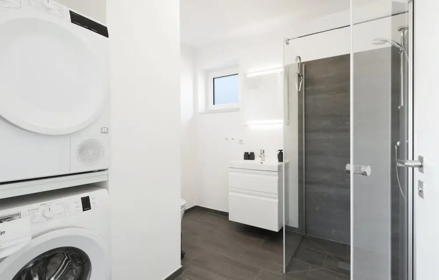 Awesome Apartment in Lembruch/dümmer See With 2 Bedrooms, Wifi and Indoor Swimming Pool