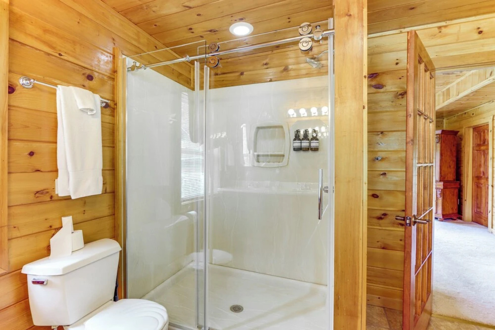 Riffle Run Cabin: River Access, Hot Tub, Game Room