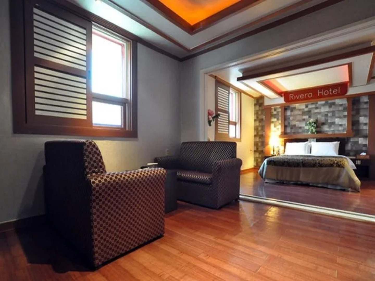 Goodstay Riviera Hotel