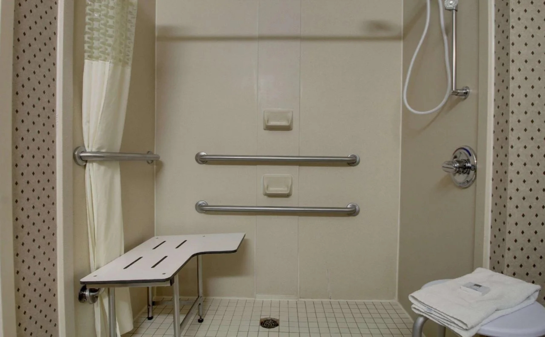 Quality Inn & Suites Quincy - Downtown