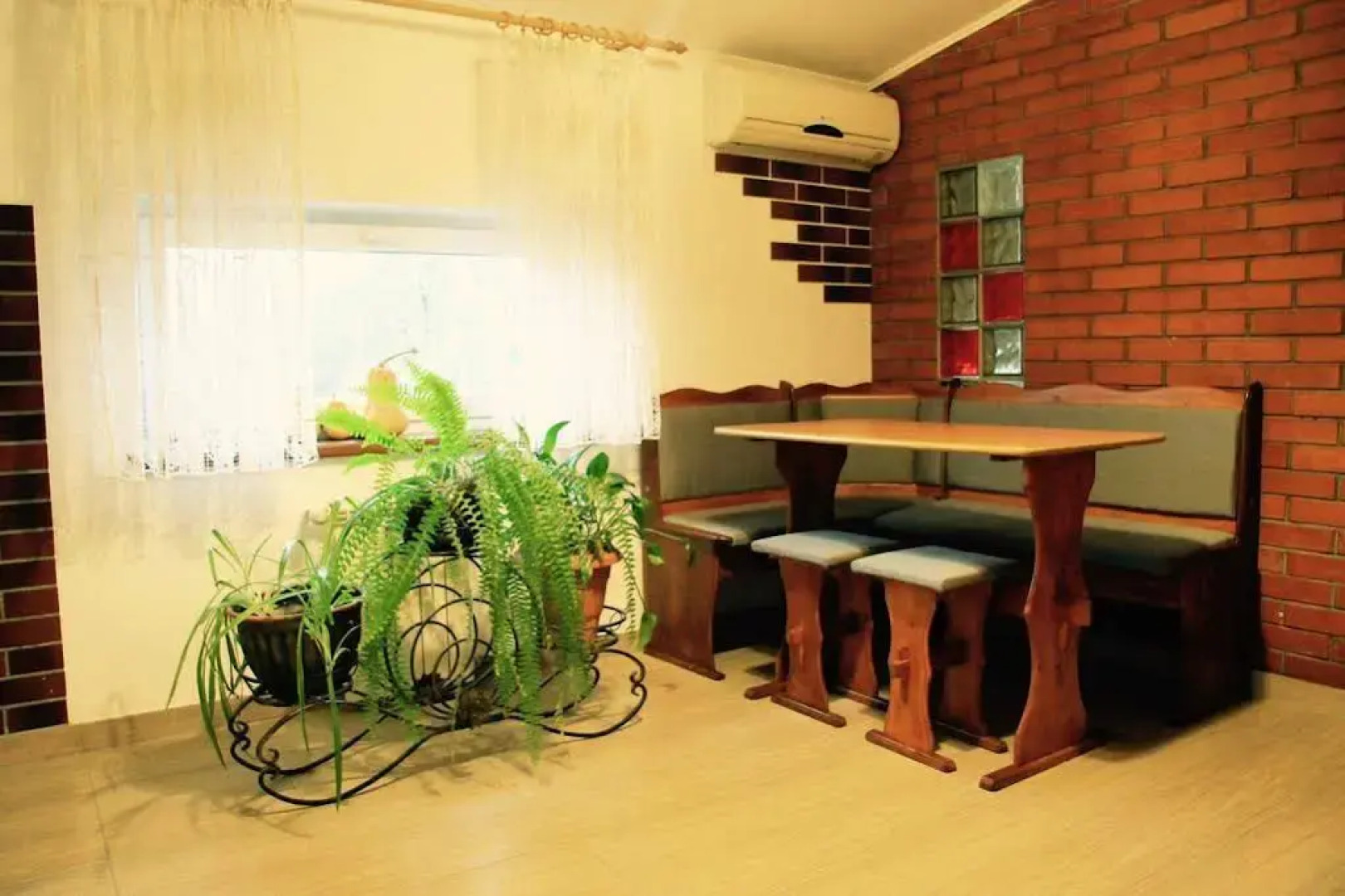 Отель Гусарский