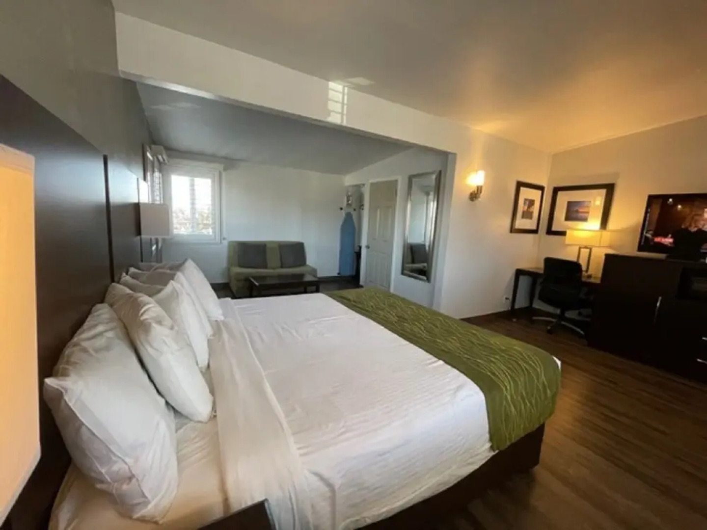 Hi View Inn & Suites