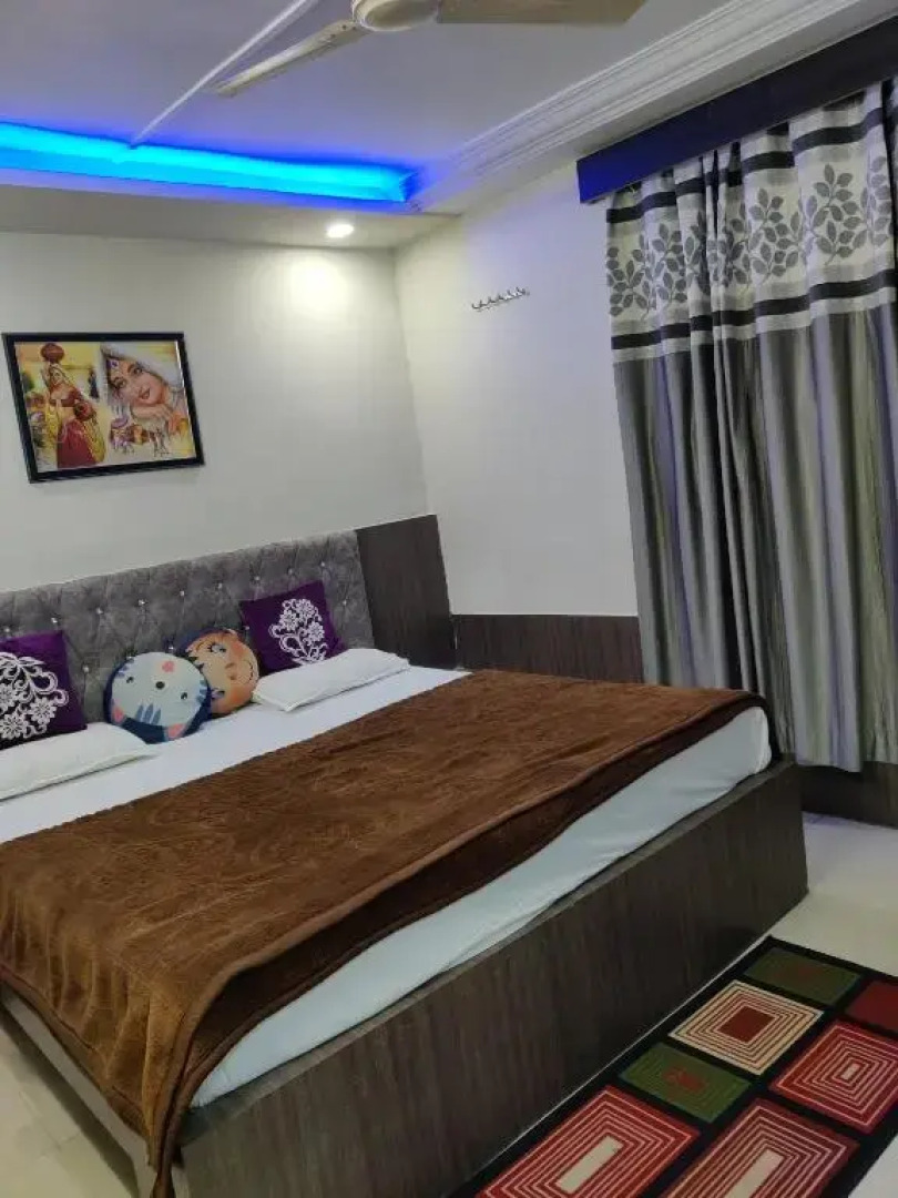 Hotel Centre Point by OYO Rooms