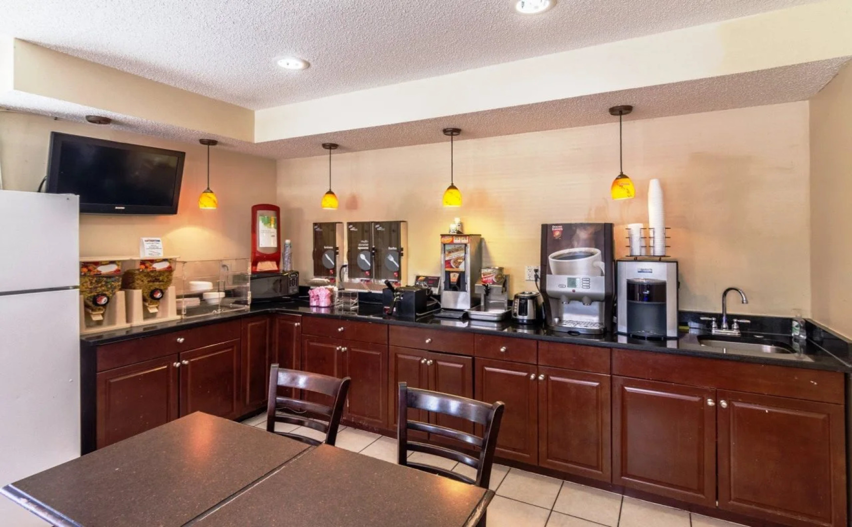 Red Carpet Inn Norwalk