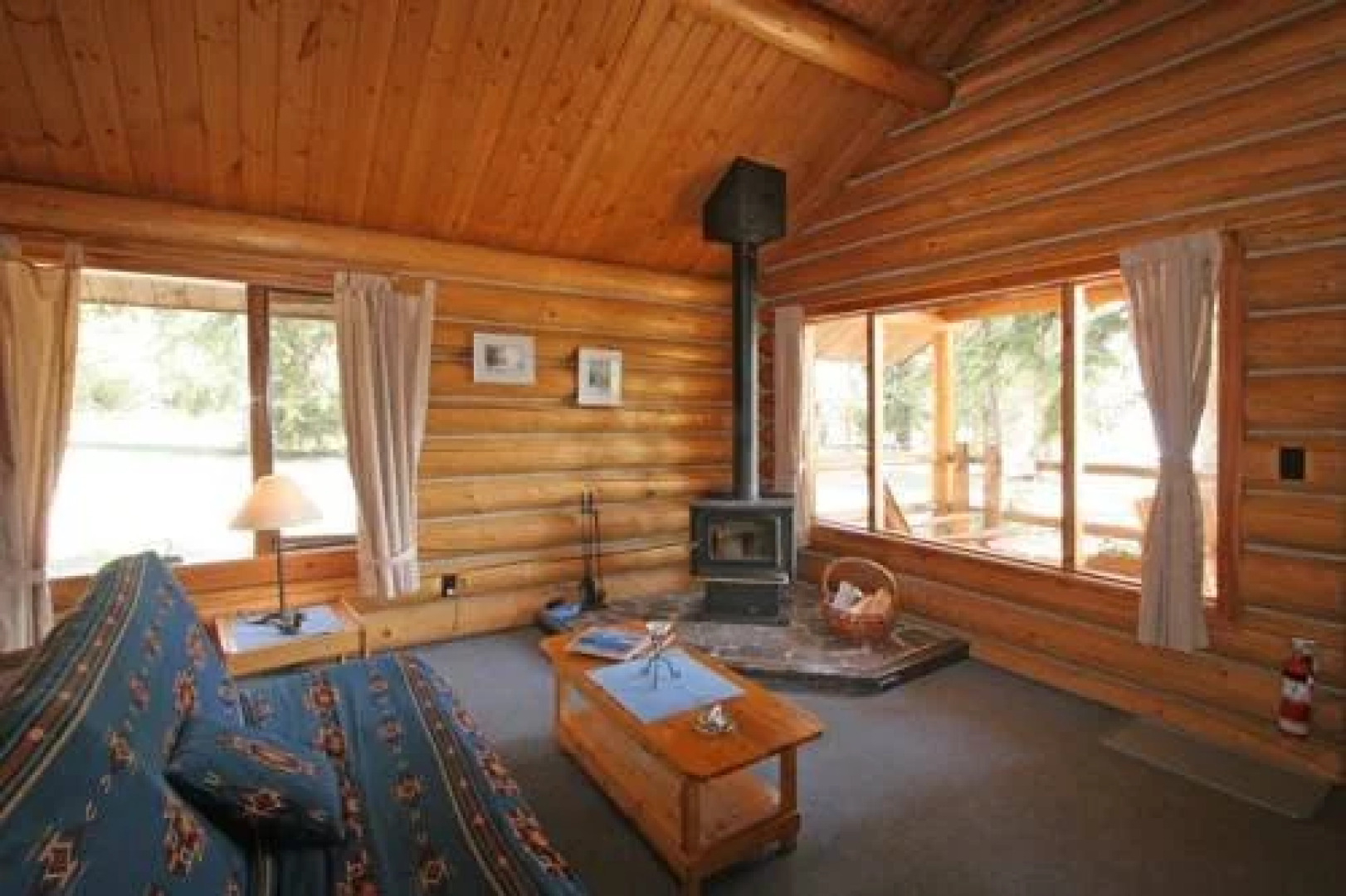 Ten-ee-ah Lodge & Campground