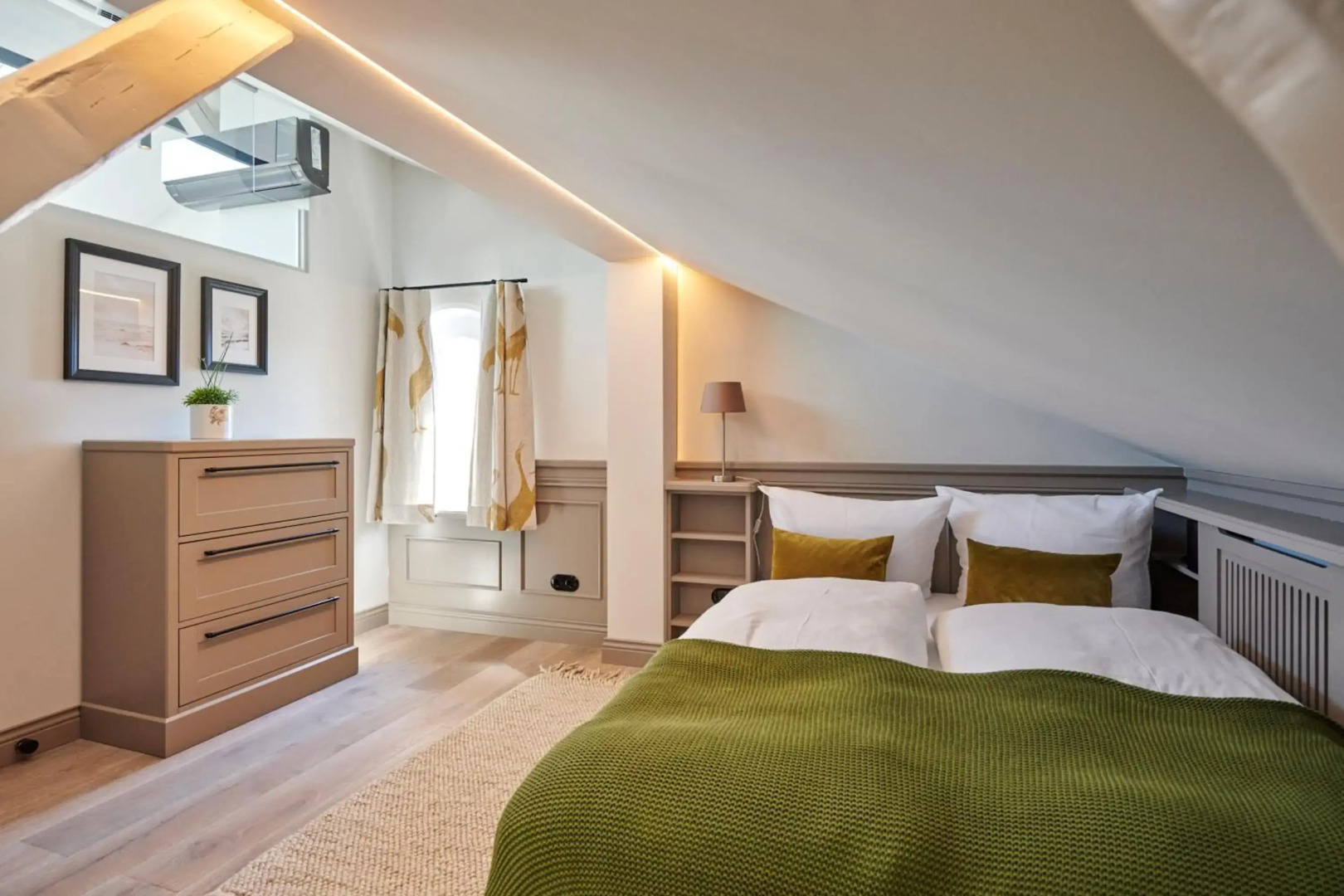 Goldmädchen 93 - Honeymoon Suite