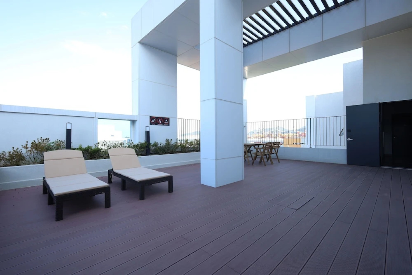 Browndot Busan Newport Signature