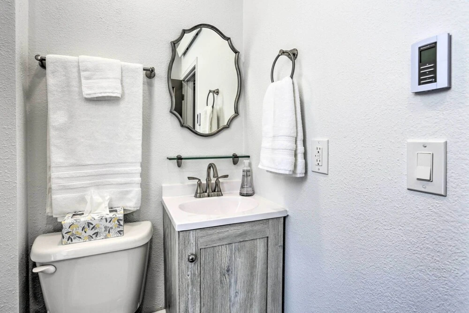 Modern Custer Apt - Walk to Shops & Dining!