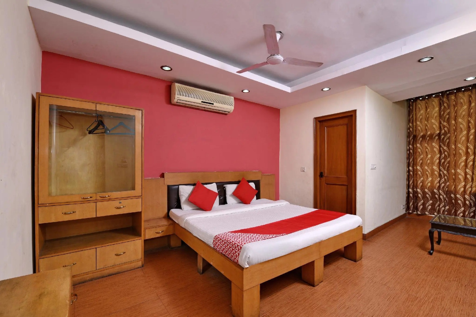 OYO 305 Hotel Rajdeep Palace