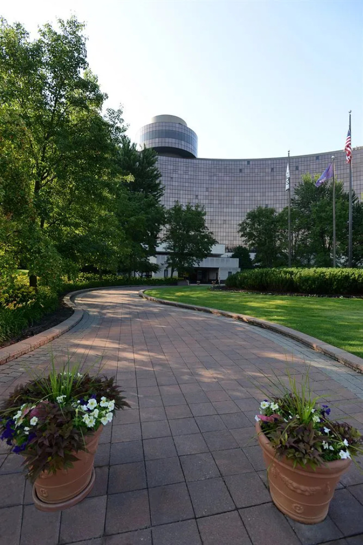 Edward Hotel & Convention Center