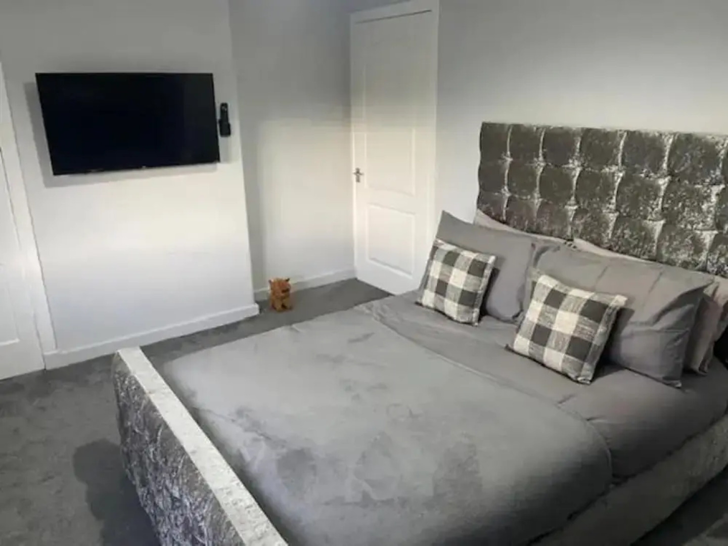 Renfrew Apartment Near Glasgow Airport