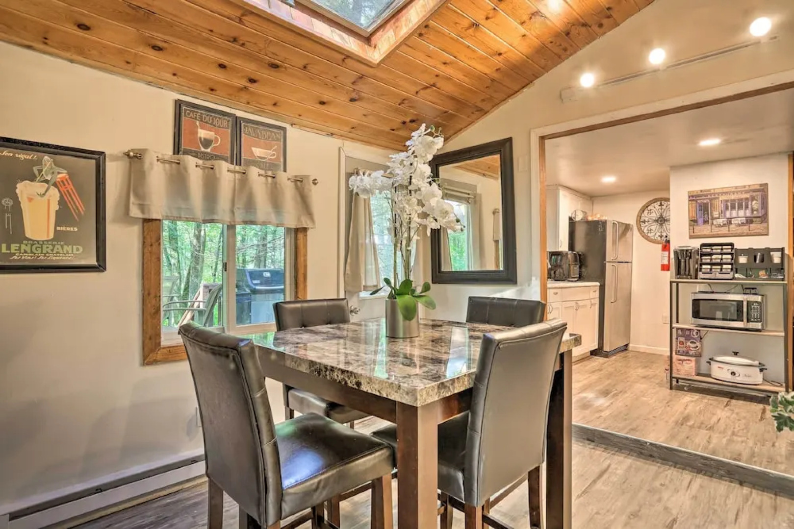 North Arrowhead Lake Cabin w/ Deck, Pets Welcome!