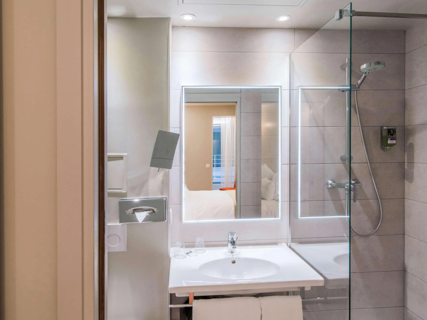 Hôtel Mercure Paris Pont de Levallois Neuilly