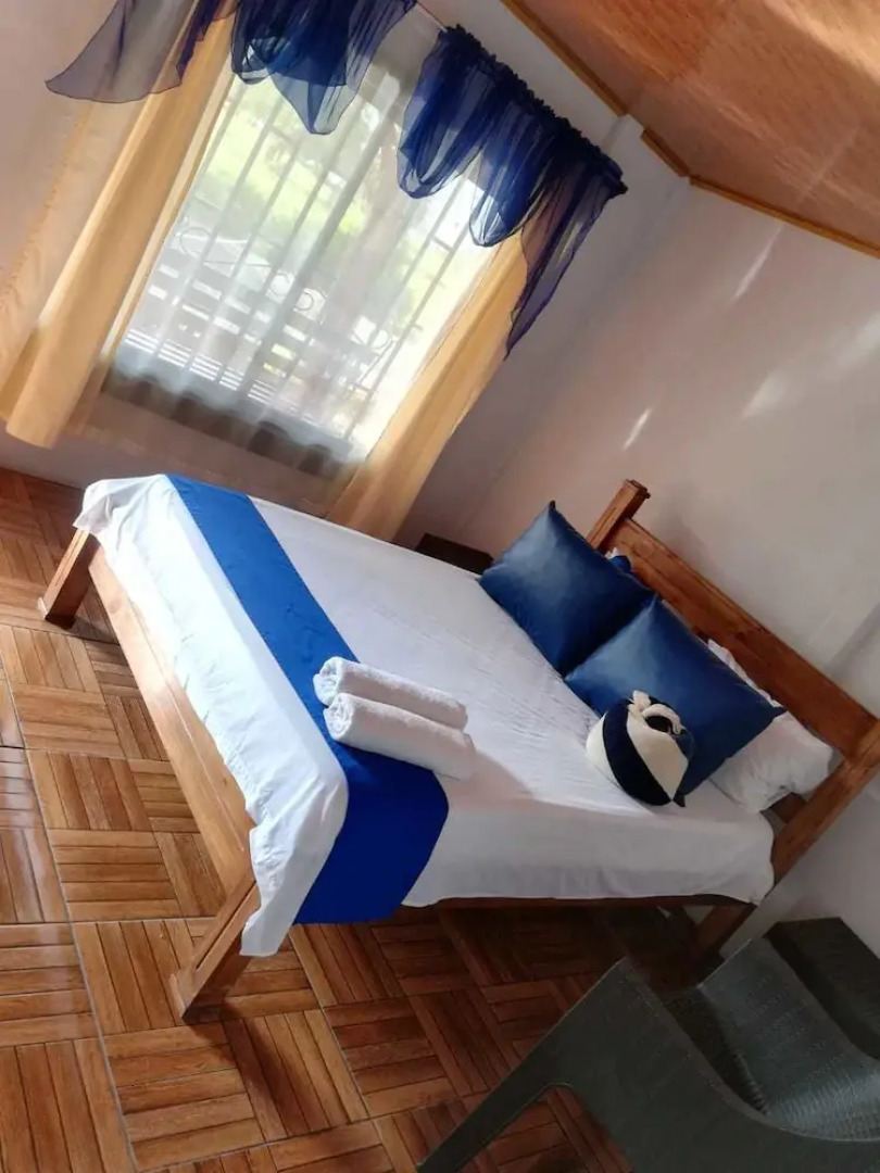 Soda y Cabinas El Parque